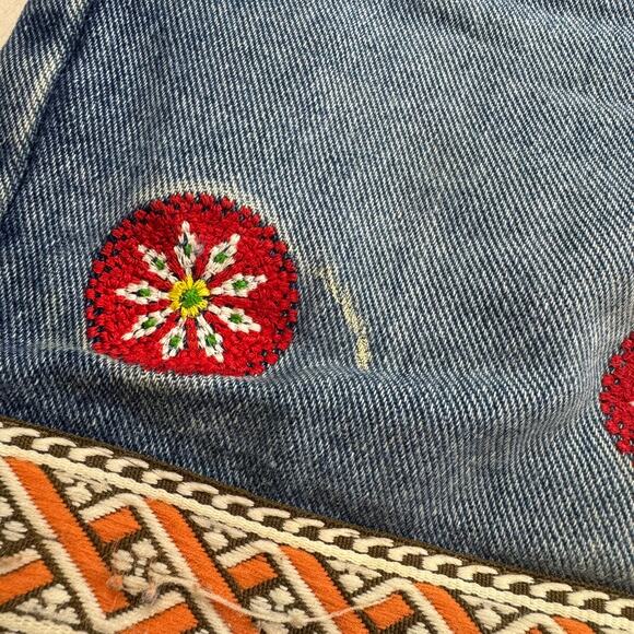 Vintage Y2K Fubu Jean Shorts Size 9/10 - Picture 4 of 7